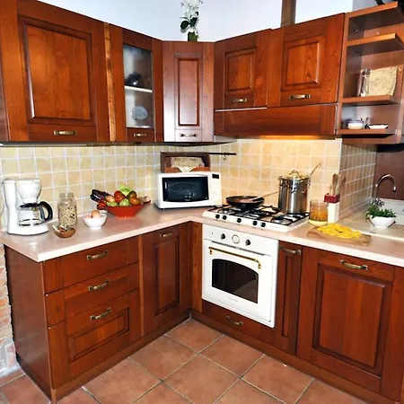Villa Caselle Sleeps 6 With Pool And Wifi
