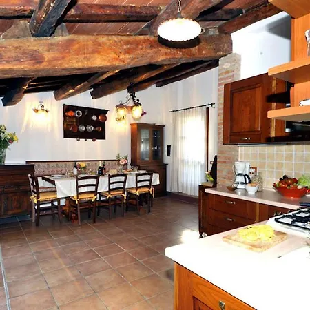 Caselle Sleeps 6 With Pool And Wifi Villa