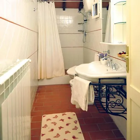 Villa Caselle Sleeps 6 With Pool And Wifi *