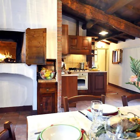 Caselle Sleeps 6 With Pool And Wifi * Paciano